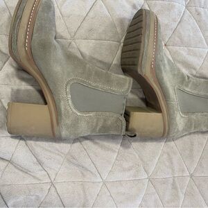 Stylish Steve Madden Suede Ankle Boots